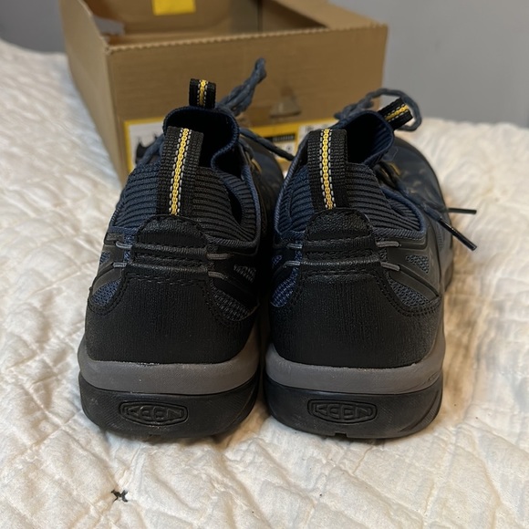 New KEEN Flint II Sport Utility Shoe Navy/Steel Grey Size 10 - Picture 8 of 13